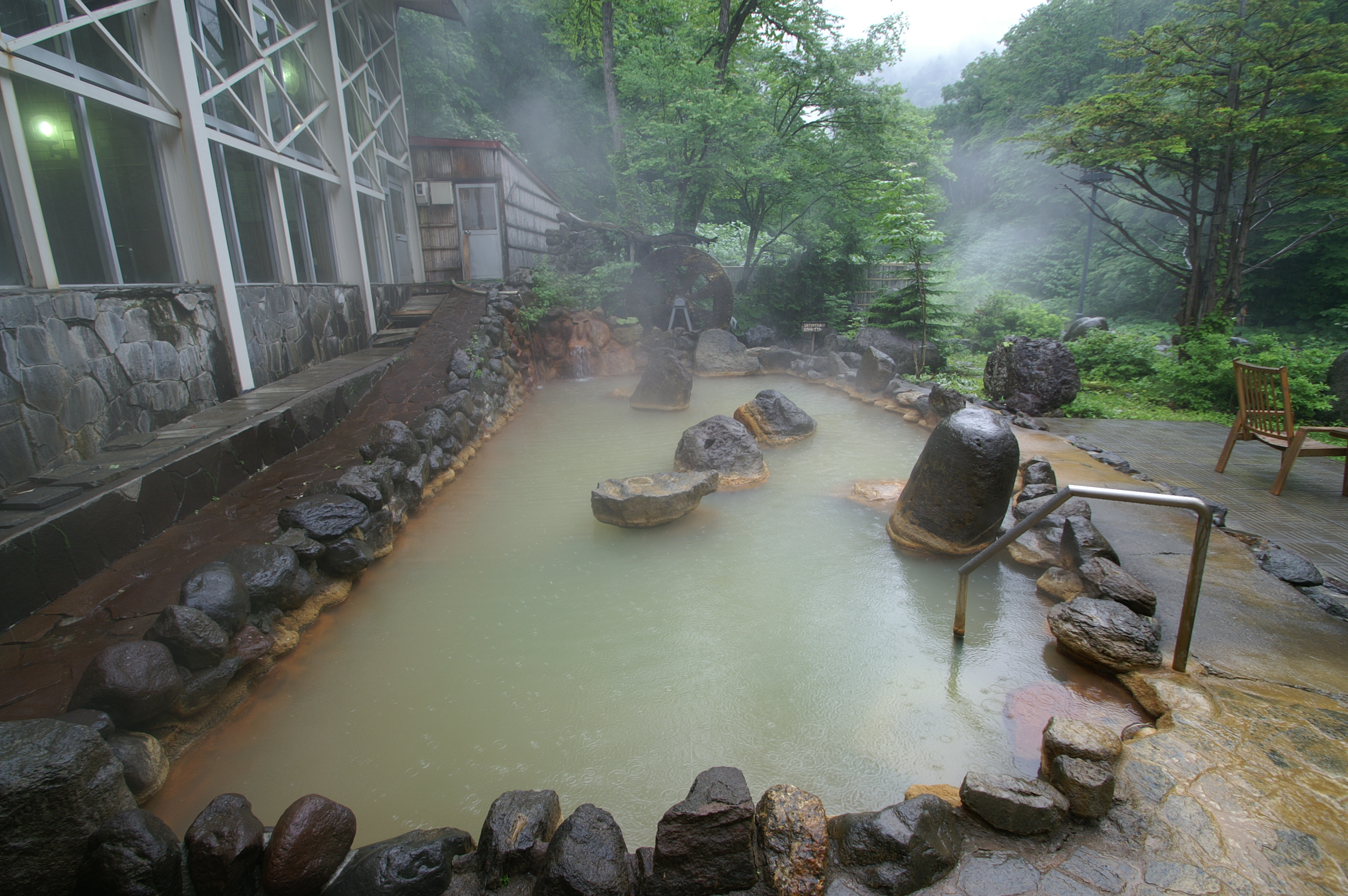 人妻温泉