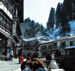 銀山温泉「和楽足湯」