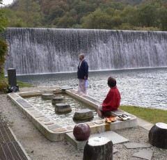 肘折温泉「源泉公園」