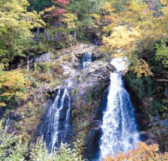 銀山温泉「白銀の滝」